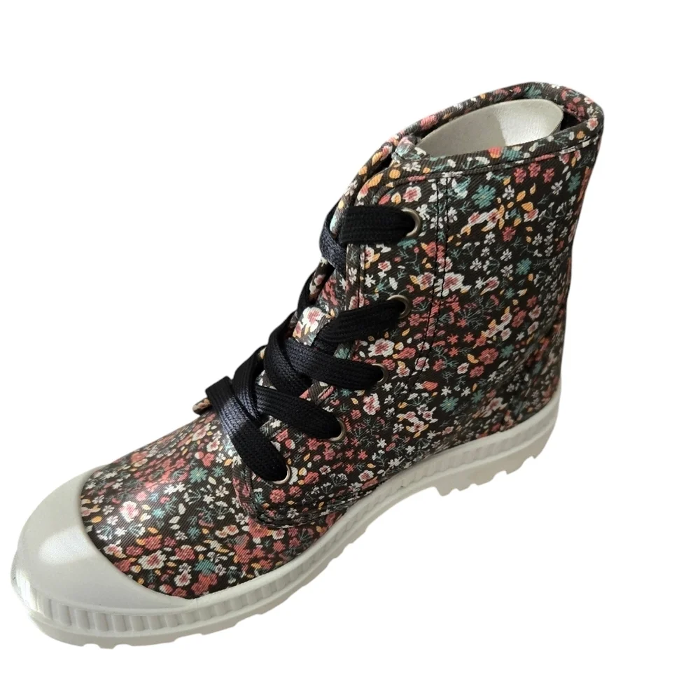 NIB SO Dragonfruit combat style boots
